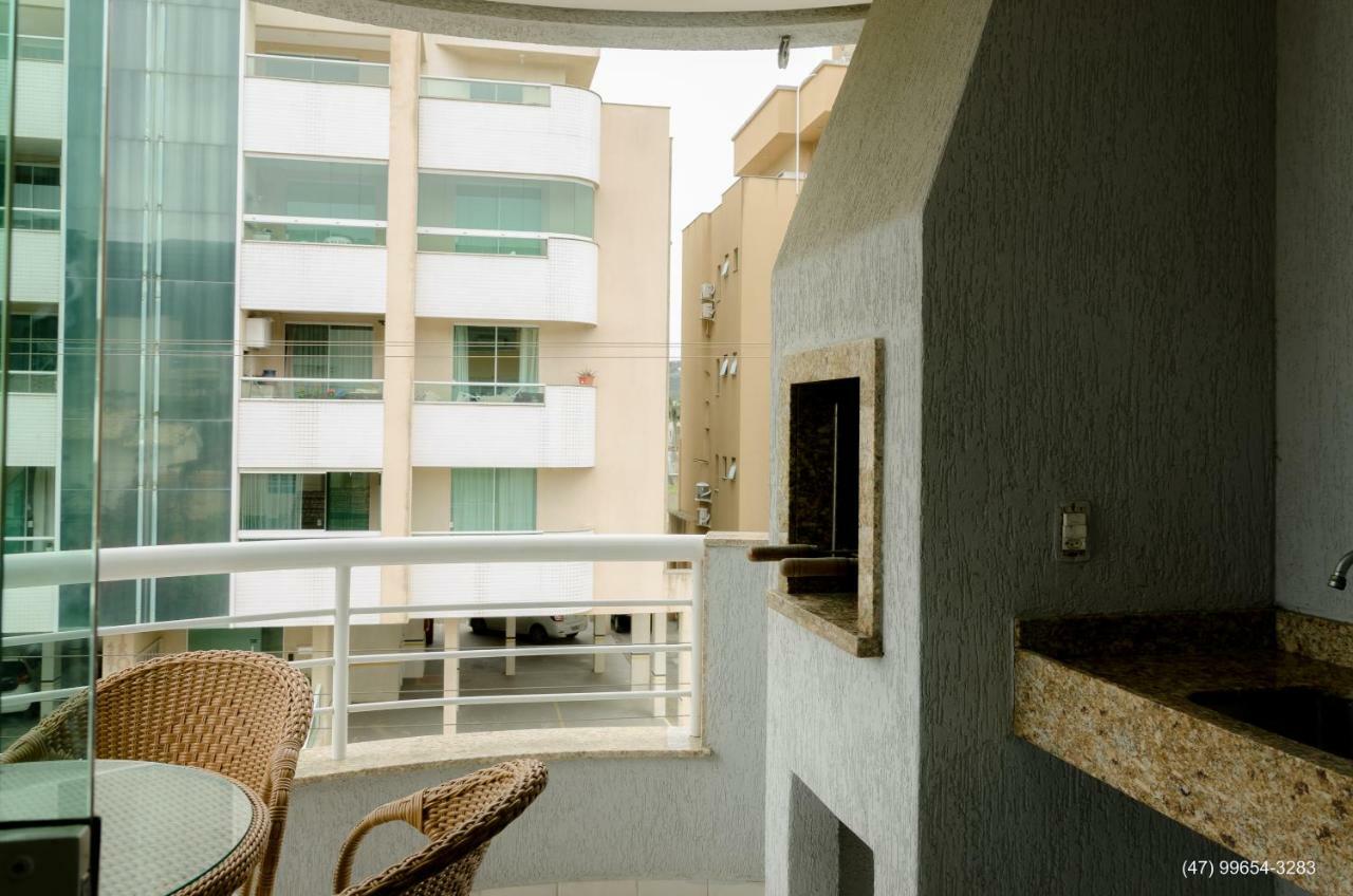 Apto 301 - Edificio London Apartment บอมบินญัส ภายนอก รูปภาพ